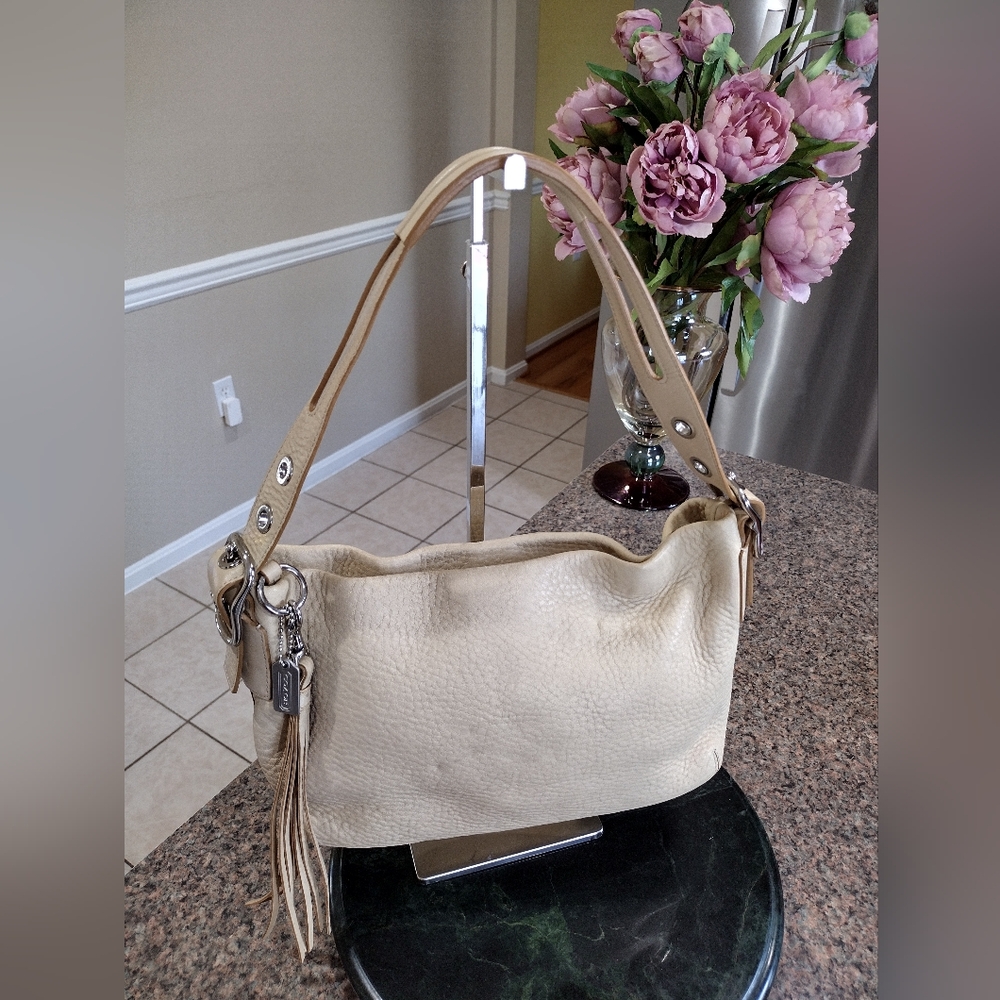 Coach East West Tassel Pebble leather beige Shoulder bag - Picture 3 of 17